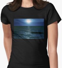 Ostsee Tailliertes T-Shirt für Frauen