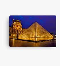 Pyramide du Louvre Canvas Print