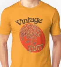 Vintage 1977 birth year birthday Unisex T-Shirt