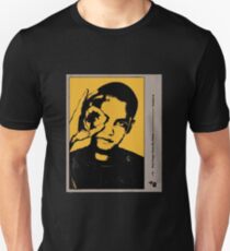Dominic Fike - Gelbes Herz Slim Fit T-Shirt