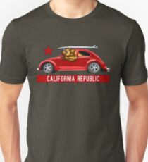 California Republic Surfing Bear (vintage distressed look) Unisex T-Shirt