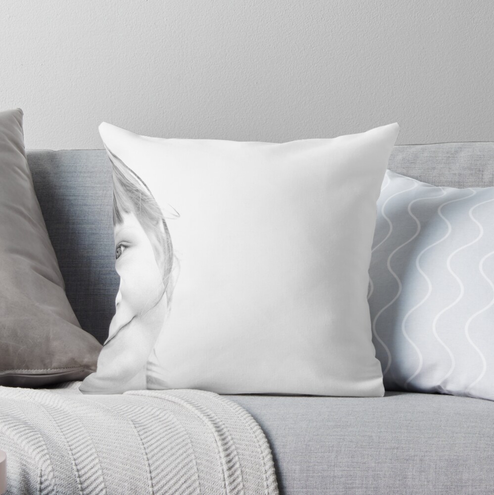 Her eyes Throw Pillow