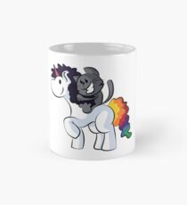 Frohe Katze auf einem Einhorn, das glückliches Einhorn reitet Tasse (Standard)