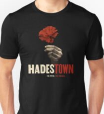 Camiseta ajustada Hadestown la camiseta musical | Camisa de los musicales de Broadway | Etiqueta engomada de la flor de la ciudad de Hades