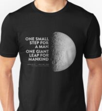 Ein kleiner Schritt für einen Mann - ein großer Sprung für die Menschheit - 50 Jahre Apollo 50. NASA 20. Juli 1969 Die erste Mondlandung Slim Fit T-Shirt