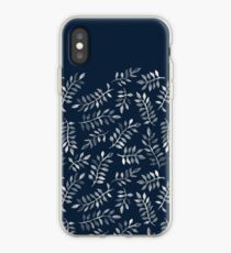 Weiße Blätter auf Marine - ein handgemaltes Muster iPhone-Hülle & Cover