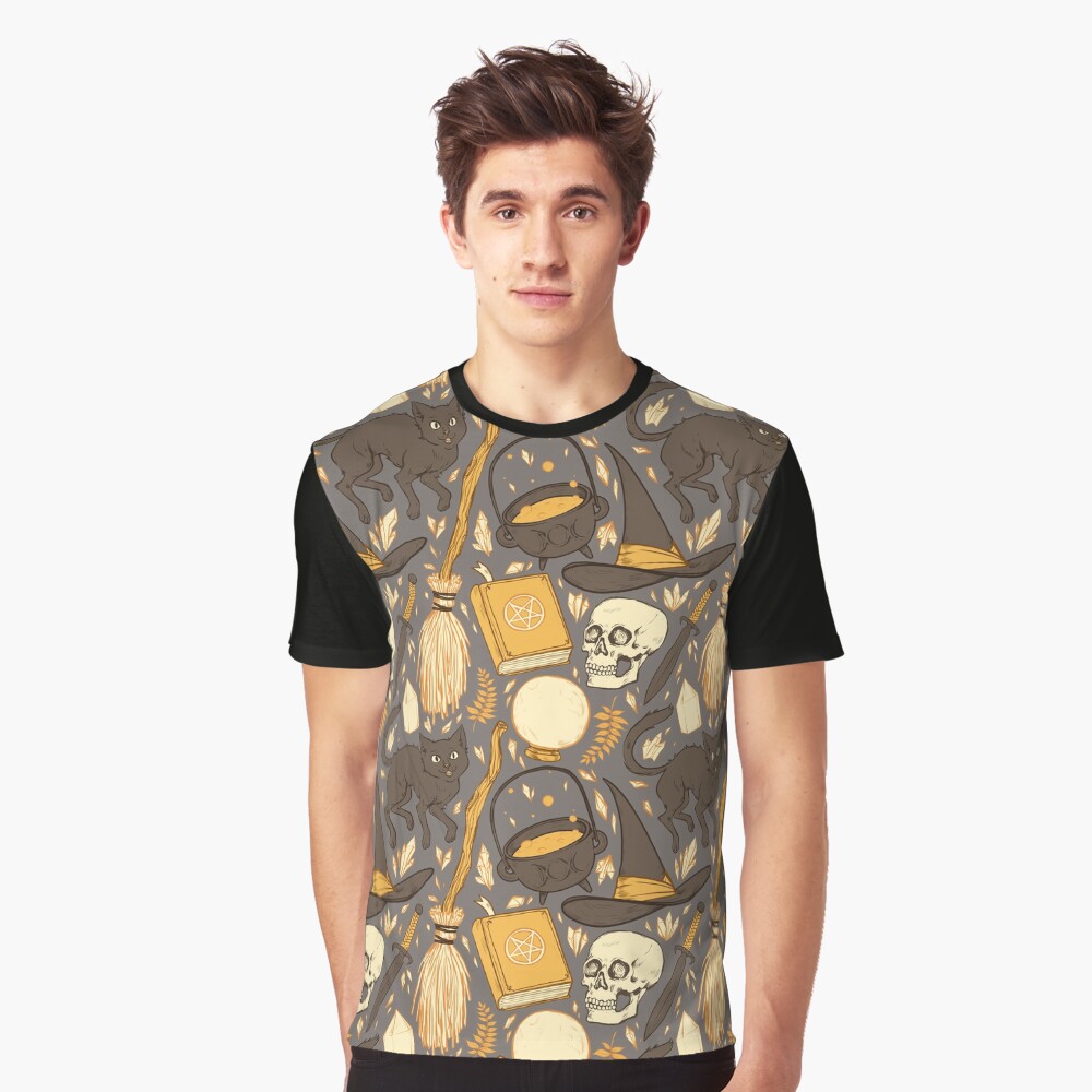 Hexenzubehör in warmem Grau Grafik T-Shirt