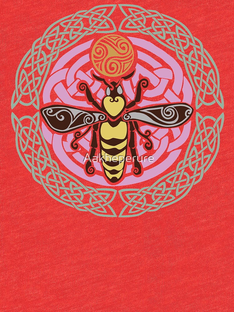 I am the Queen: of every hive by Aakheperure