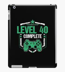 Gamer Shirt Level 40 Complete Gaming Birthday Gift Tee iPad-Hülle & Klebefolie
