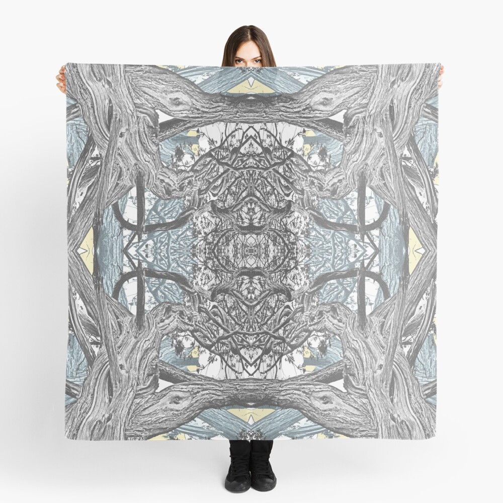 OLD JUNIPER MANDALA 1 Scarf
