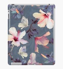 Vinilo o funda para iPad Mariposas y flores de hibisco - un patrón pintado