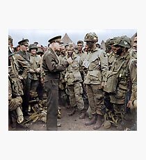 Lámina fotográfica El general Dwight D. Eisenhower se dirige a los paracaidistas estadounidenses antes del Día D.