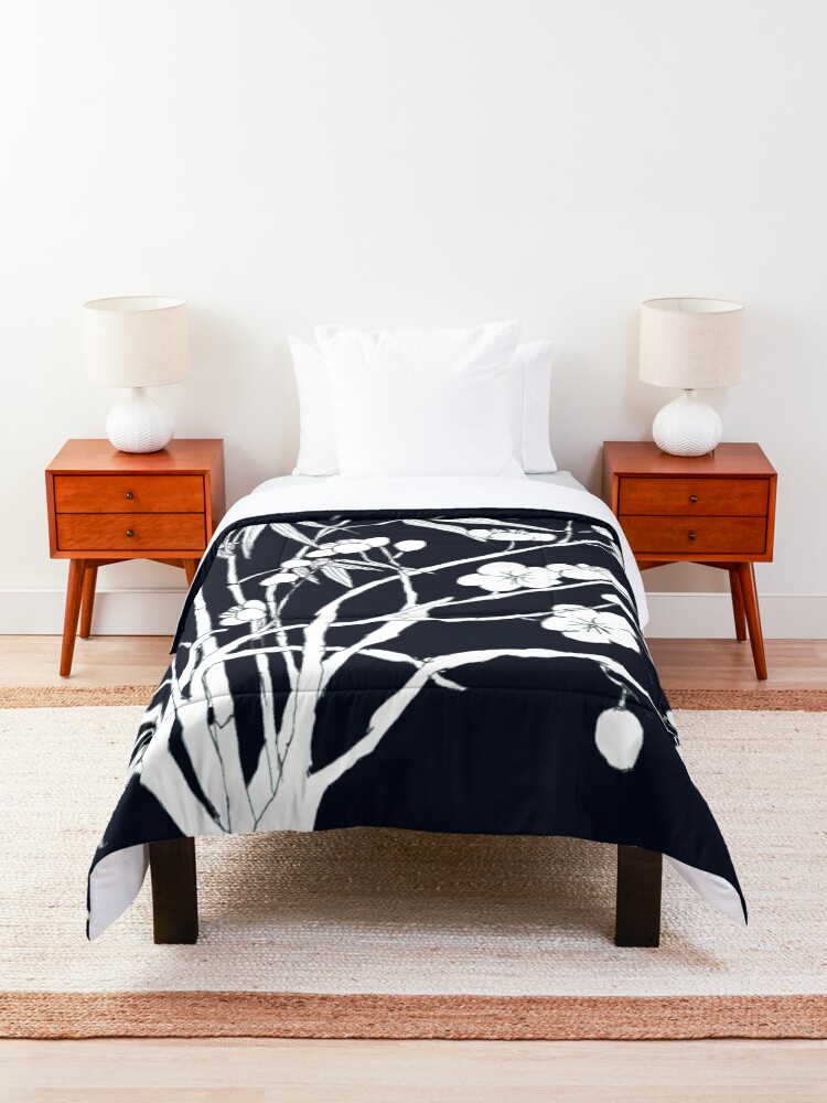 Alternate view of bamboo and plum flower Comforter