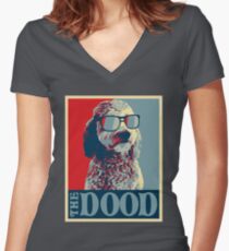 Camiseta entallada de cuello en V El Dood ™ Goldendoodle