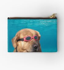 Bolso de mano perro nadador