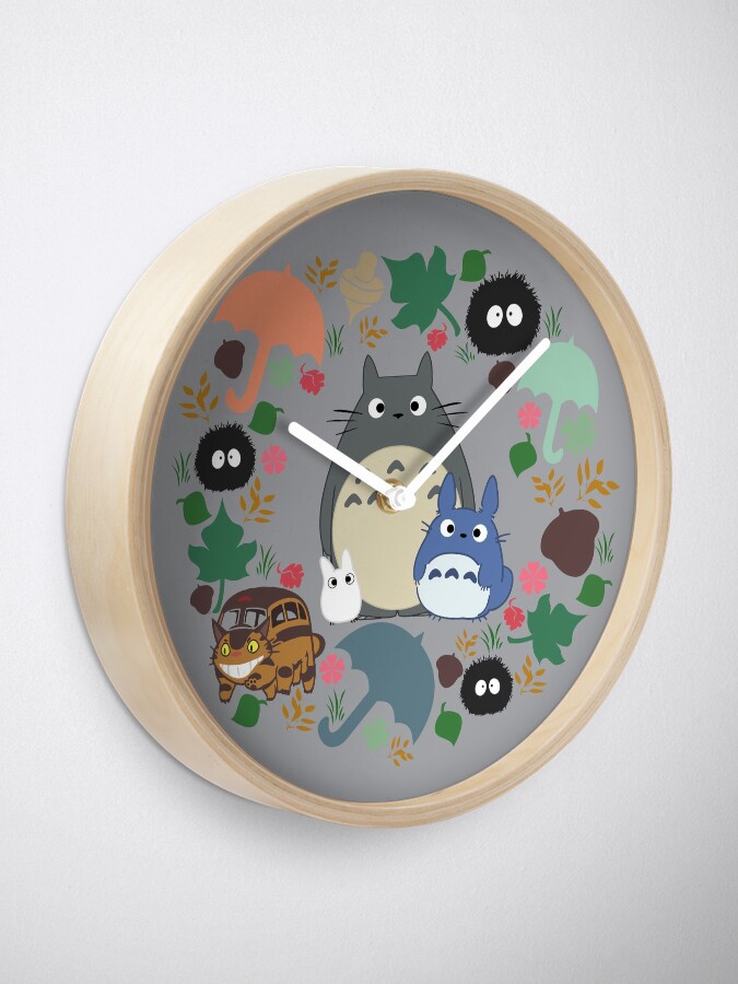 Alternative Ansicht von Mein Nachbar Totoro Kranz - Anime, Catbus, Ruß Sprite, Blau Totoro, Weiß Totoro, Senf, Ocker, Regenschirm, Manga, Hayao Miyazaki, Studio Ghibl Uhr