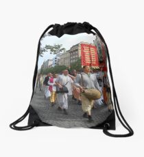 Show and walk! Drawstring Bag