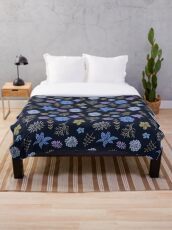 Stencil flowers mauve colourway Throw Blanket