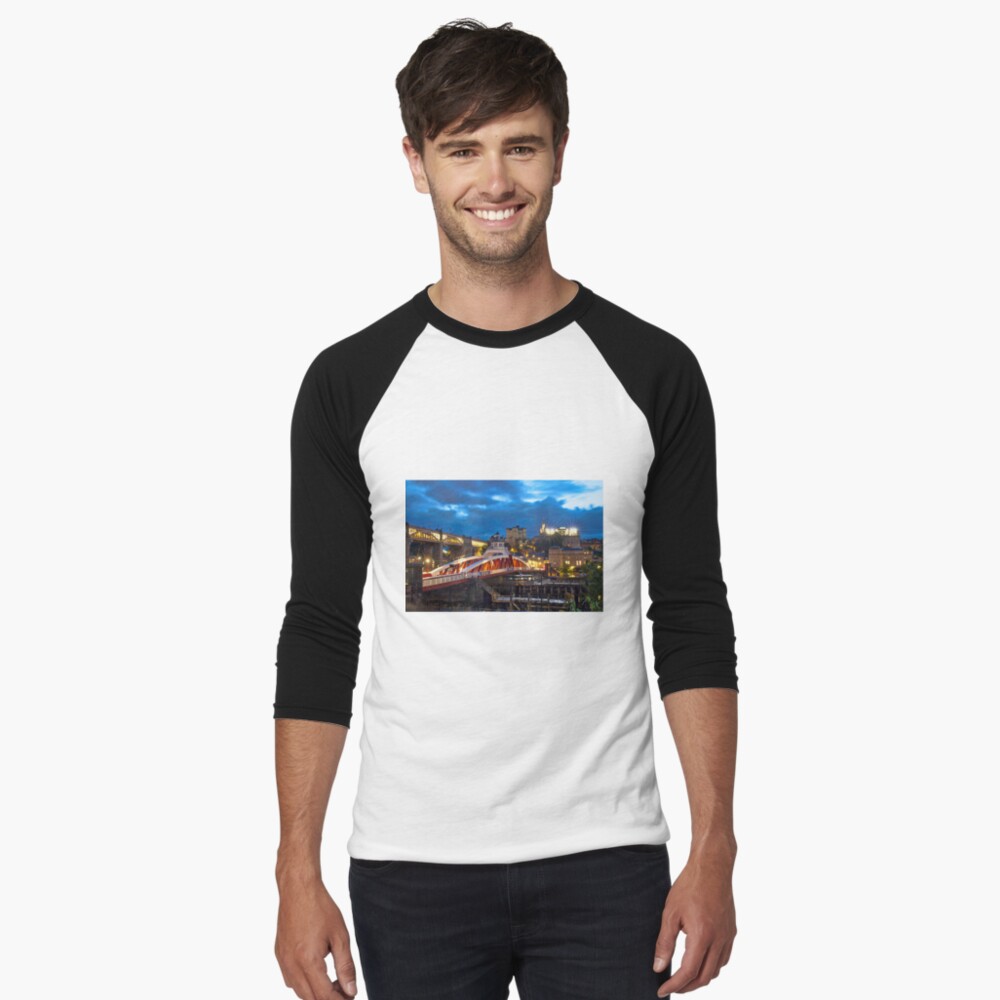 Swing Bridge and Castle Keep, Newcastle upon Tyne Baseball ¾ Sleeve T-Shirt