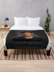 Chris Evans Desain 003 Throw Blanket
