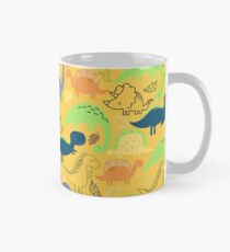 Taza clásica Fondo de dinosaurios de la selva patrón amarillo