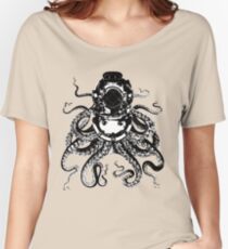 Octopus in a diving helmet Women's Relaxed Fit T-Shirt