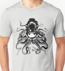 Octopus in a diving helmet Unisex T-Shirt
