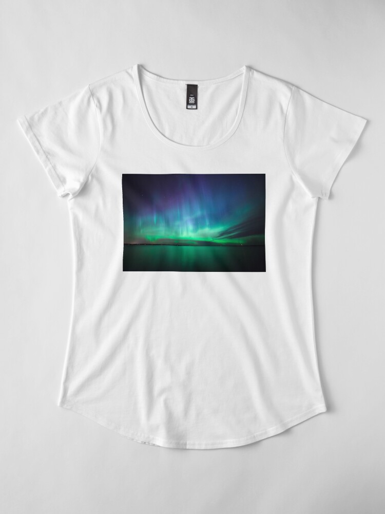 Alternate view of Beautiful northern lights Premium Scoop T-Shirt