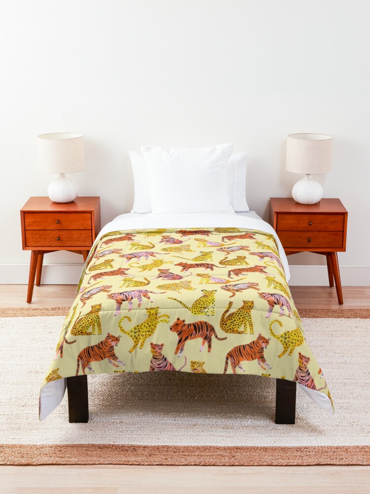 Alternate view of Tigers and Leopards Africa Savannah Comforter