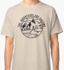 Camiseta clásica THE MOUNTAINS ARE CALLING