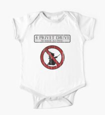 No magic allowed One Piece - Short Sleeve