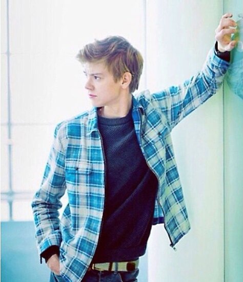 Thomas Brodie Sangster 6