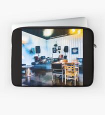 1220 Center Stage Laptop Sleeve