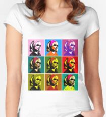 Camiseta entallada de cuello ancho Lady Penélope