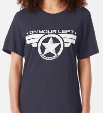 "Auf Ihrem linken laufenden Verein" beunruhigter Druck 2 Slim Fit T-Shirt