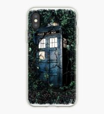 Vinilo o funda para iPhone Police Box in The Garden Sudadera con capucha / camiseta
