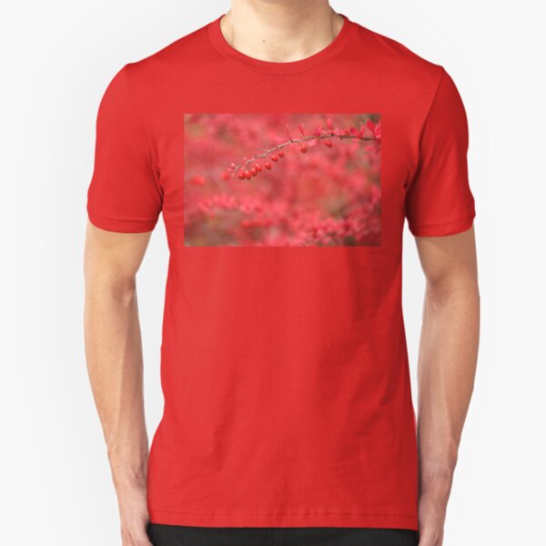 Close-up of red barberry Slim Fit T-Shirt