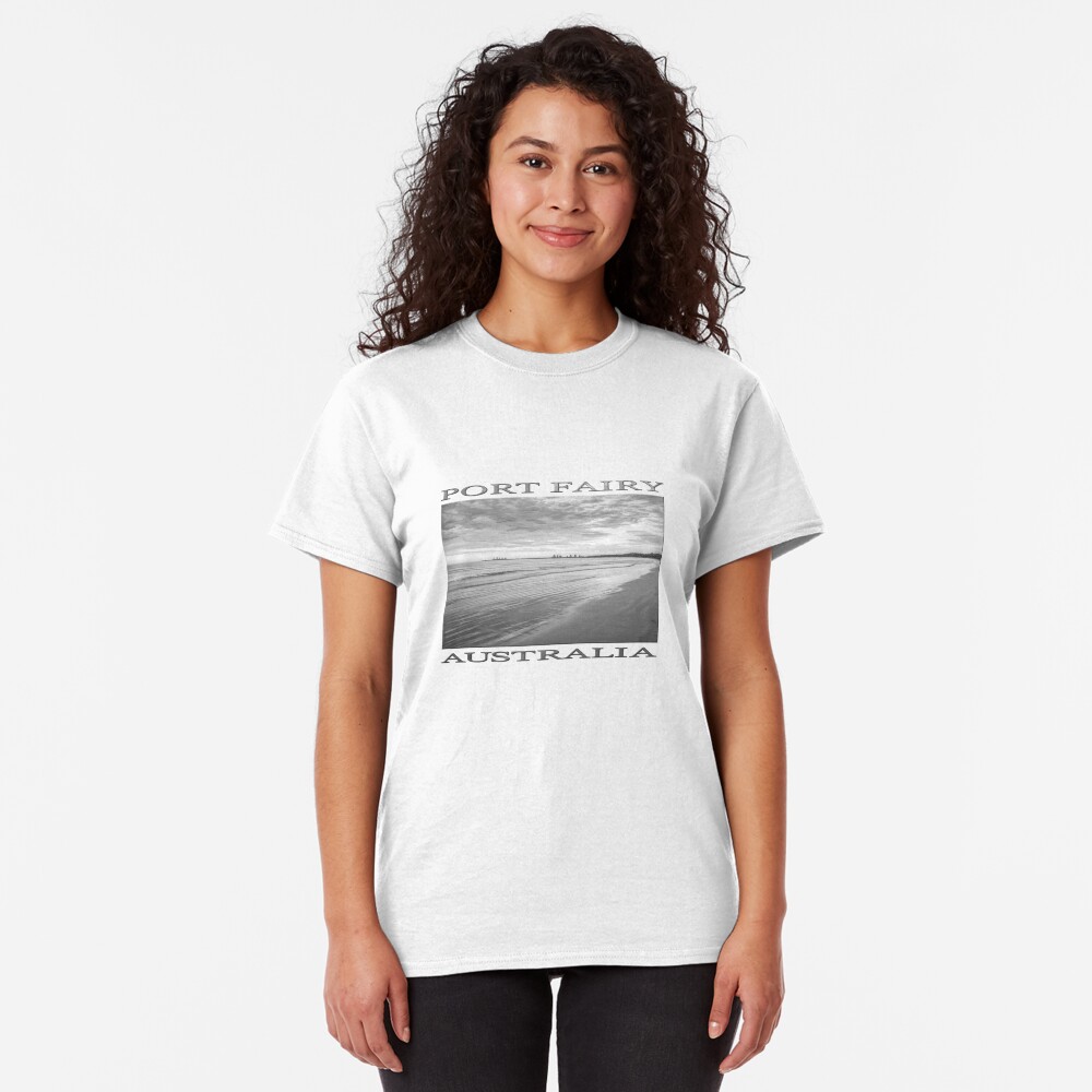 Sunrise at Port Fairy (b&w graphic sketch) Classic T-Shirt