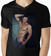 male nude art V-Neck T-Shirt