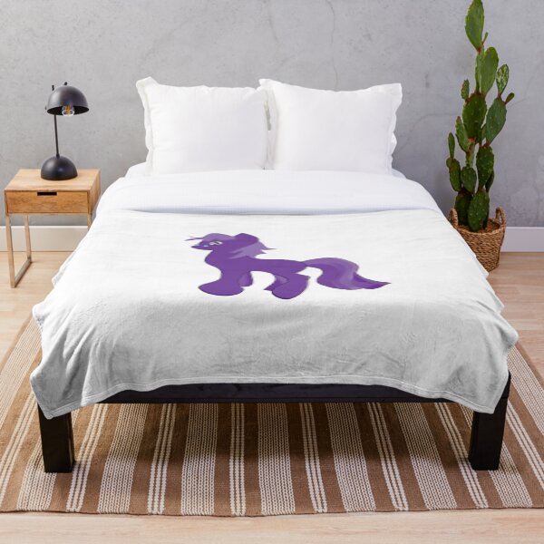 Sweet Cute Purple Little Baby Unicorn. Throw Blanket