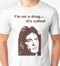 Camiseta unisex estoy en una droga