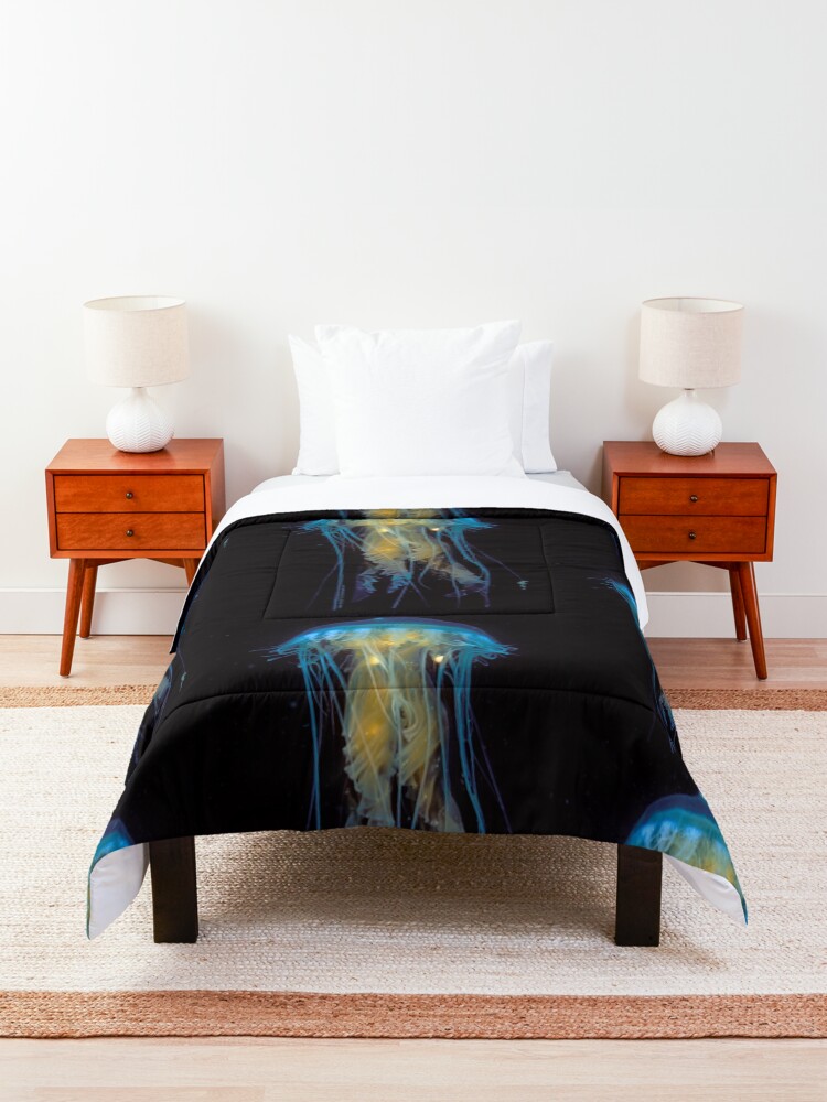 Alternate view of Juvenile Jelly on Black Comforter