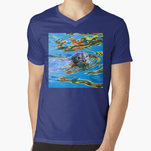 Harbor Seal in reflected color V-Neck T-Shirt