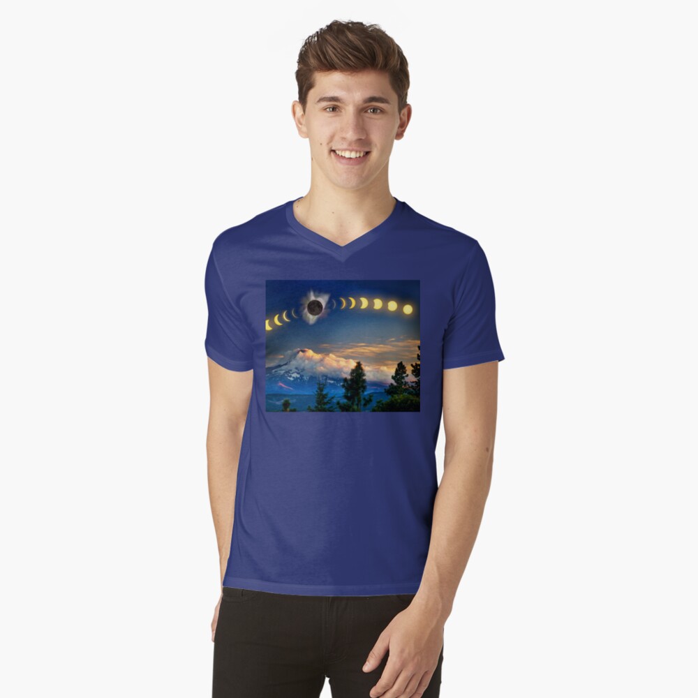 Solar Eclipse of Aug 21, 2017 as visualized above Mt. Hood V-Neck T-Shirt