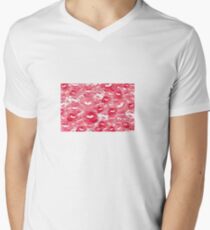 Hearts and Kisses T-Shirt mit V-Ausschnitt für Männer