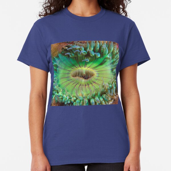 Aggregating Anemone Classic T-Shirt