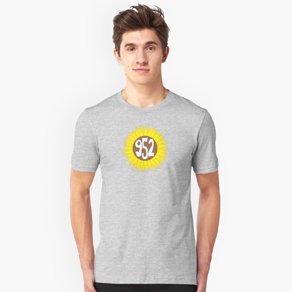 hand-drawn-minnesota-sunflower-952-area-code-t-shirt-by-itsrturn