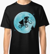 E.T. vs Aliens Classic T-Shirt